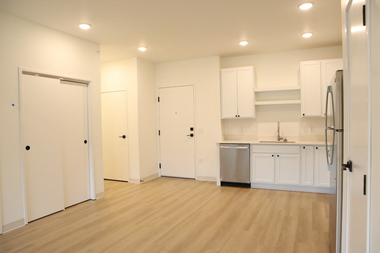 Palisades - 1042340 River Road #104 - Photo 4 of 25