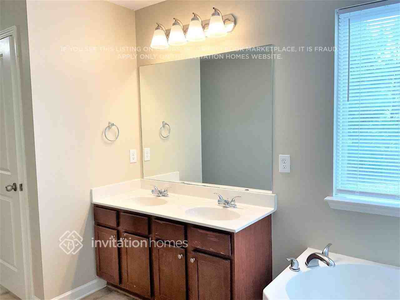 490 Forrest Hills Dr - Photo 6 of 8