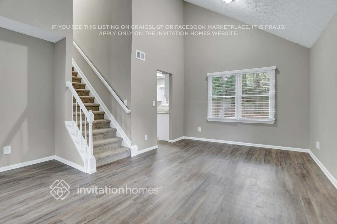 1222 Raleigh Ct - Photo 5 of 24