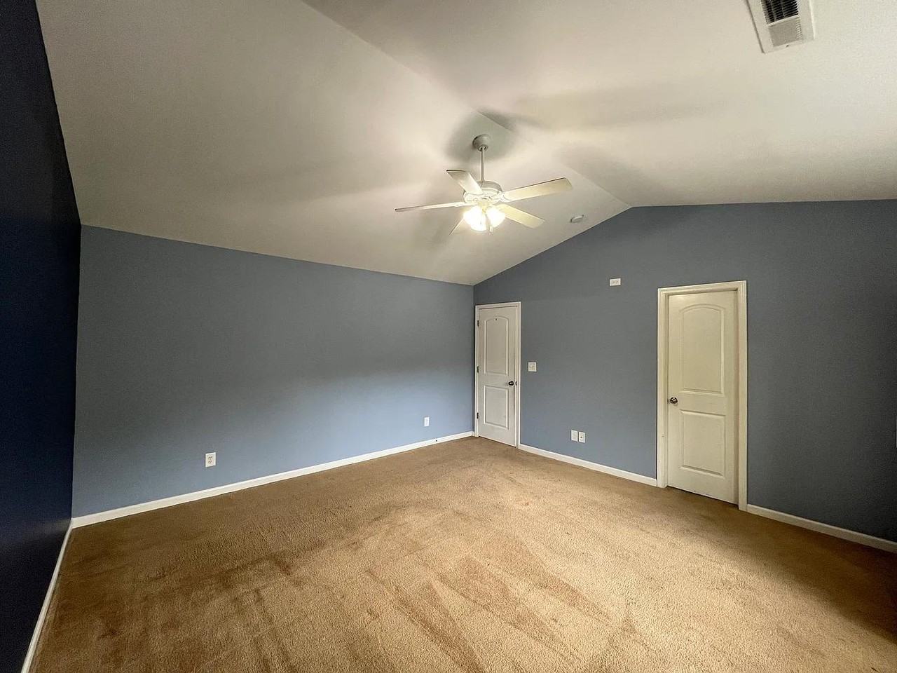4828 Lynn Lee Cir #1 - Photo 4 of 15