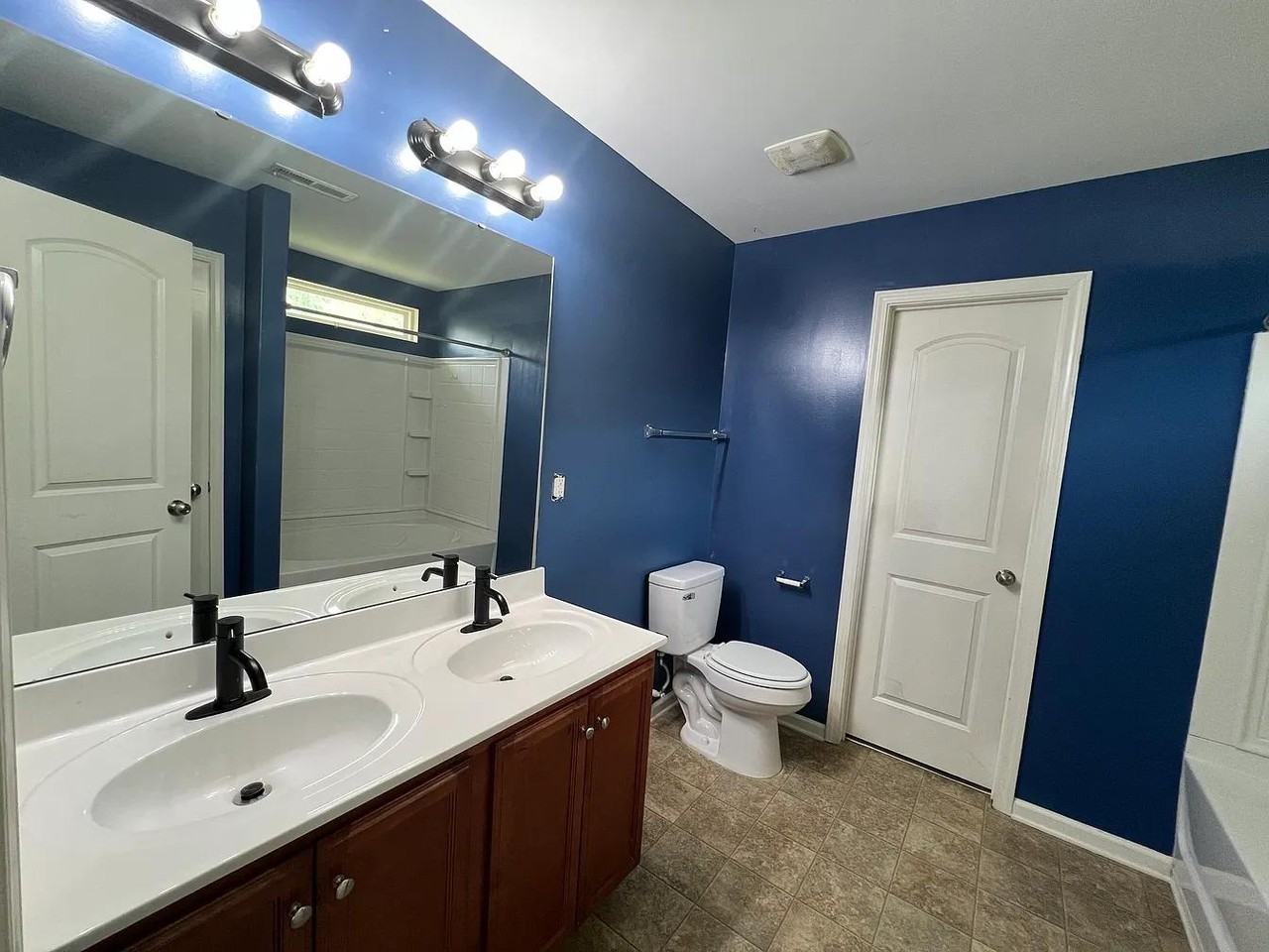 4828 Lynn Lee Cir #1 - Photo 6 of 15