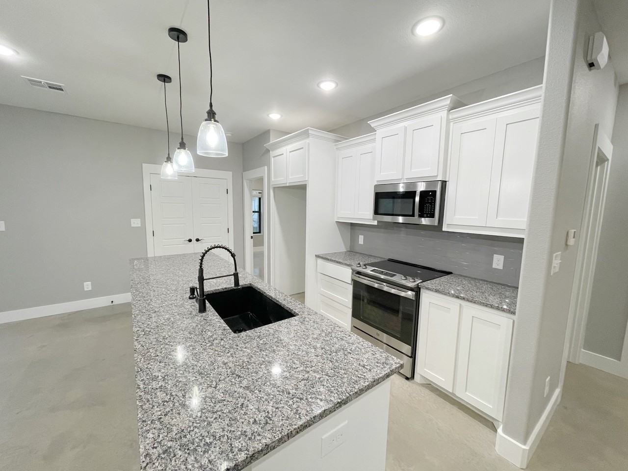 122 Harrison St #1 - Photo 4 of 14