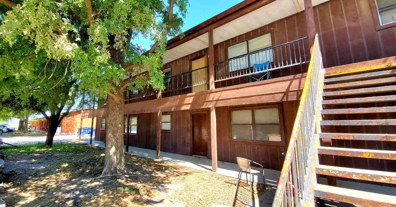2 Bedroom & 3 Bedroom Apartments - Photo 3 of 4