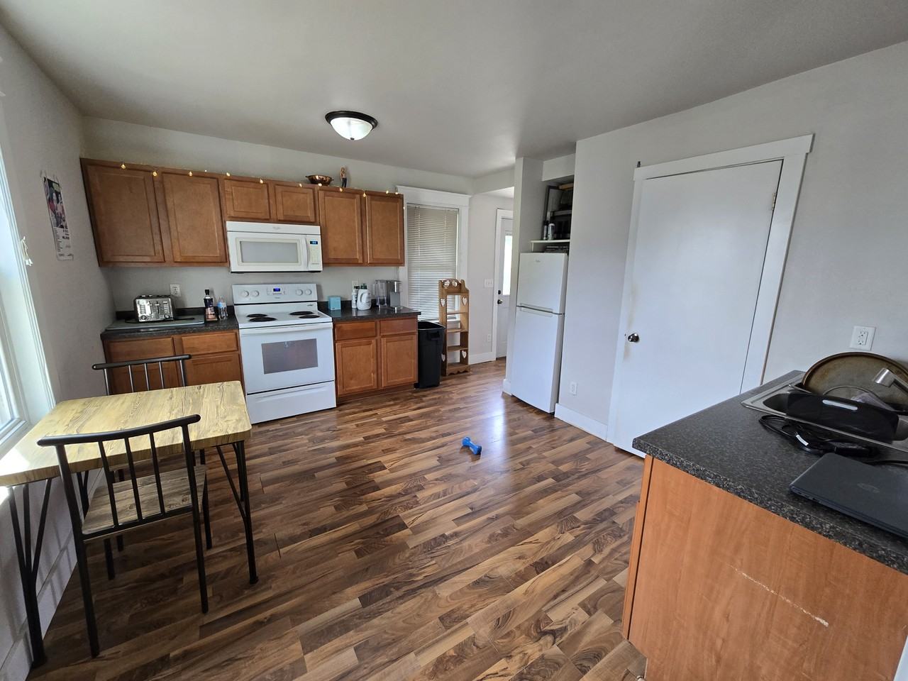 216 1/2 216-1/2 East 5th Street1 #1 - Photo 5 of 12