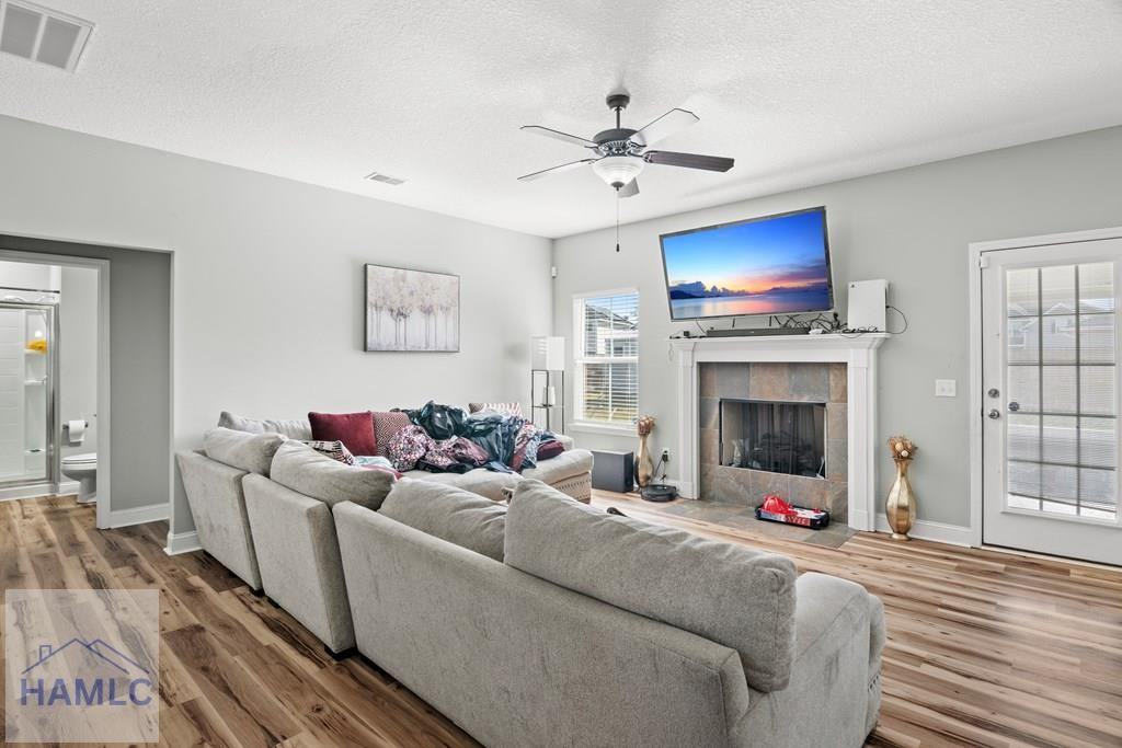 543 Thorp Cir #1 - Photo 5 of 20