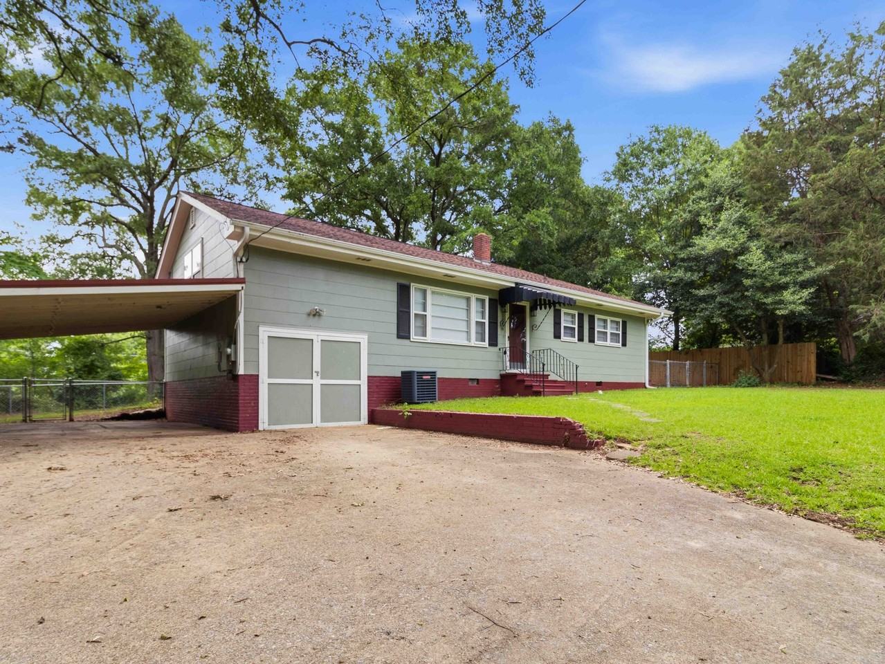 1388 Boiling Springs Rd #1 - Photo 3 of 31