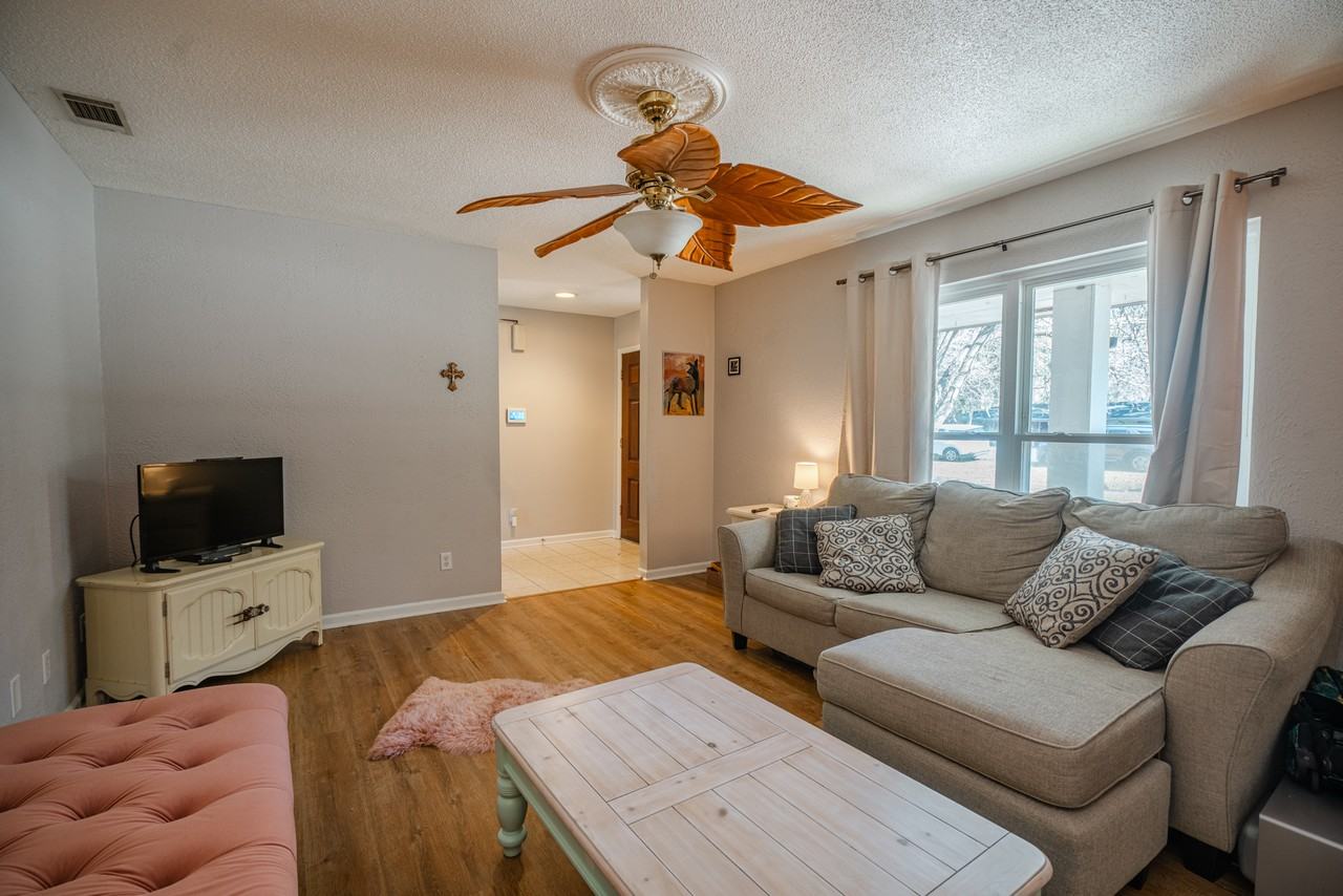 615 Olmstead Dr #1 - Photo 3 of 13