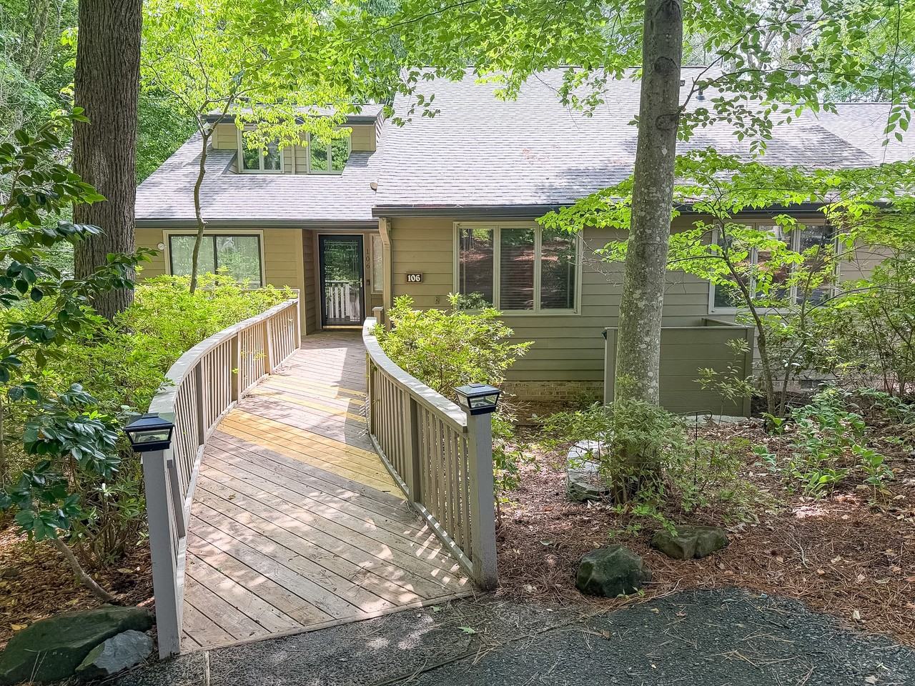 106 Montrose Dr #1 - Photo 2 of 39
