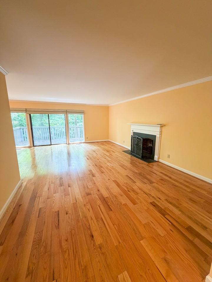 106 Montrose Dr #1 - Photo 6 of 39