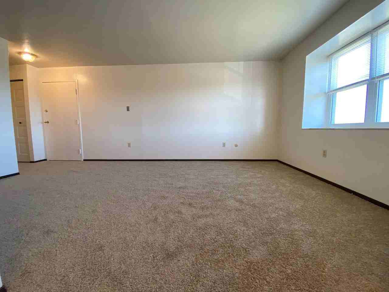 604 Bellwood Dr - Photo 3 of 11