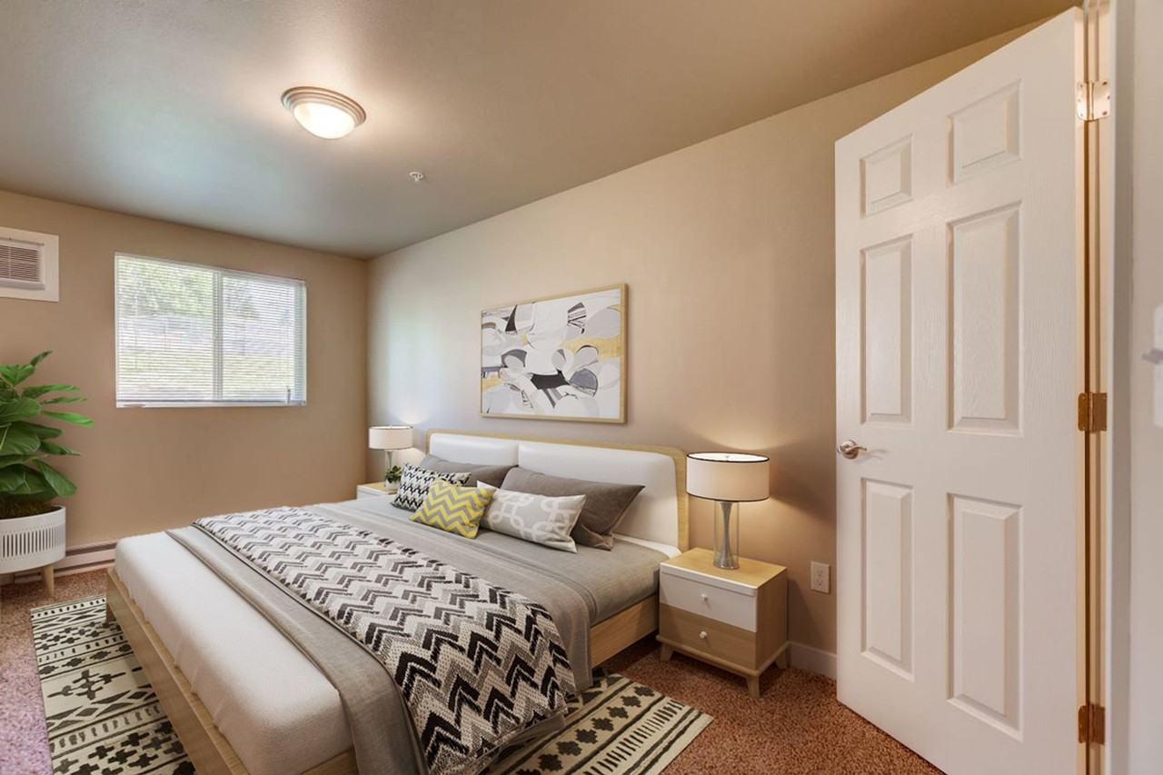 Rosewood Club Apts - Photo 2 of 13