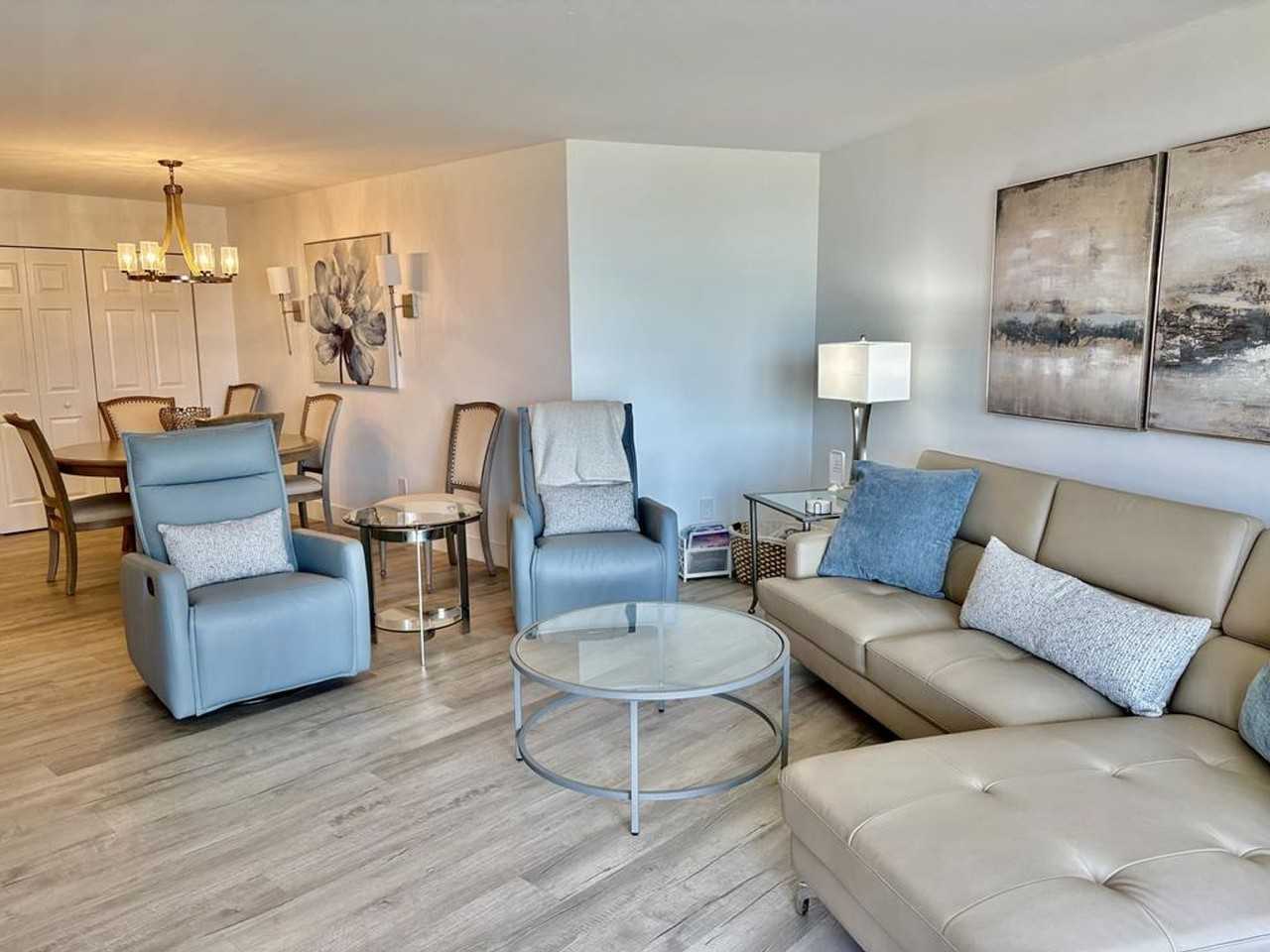 380 Seaview Ct - Photo 4 of 26