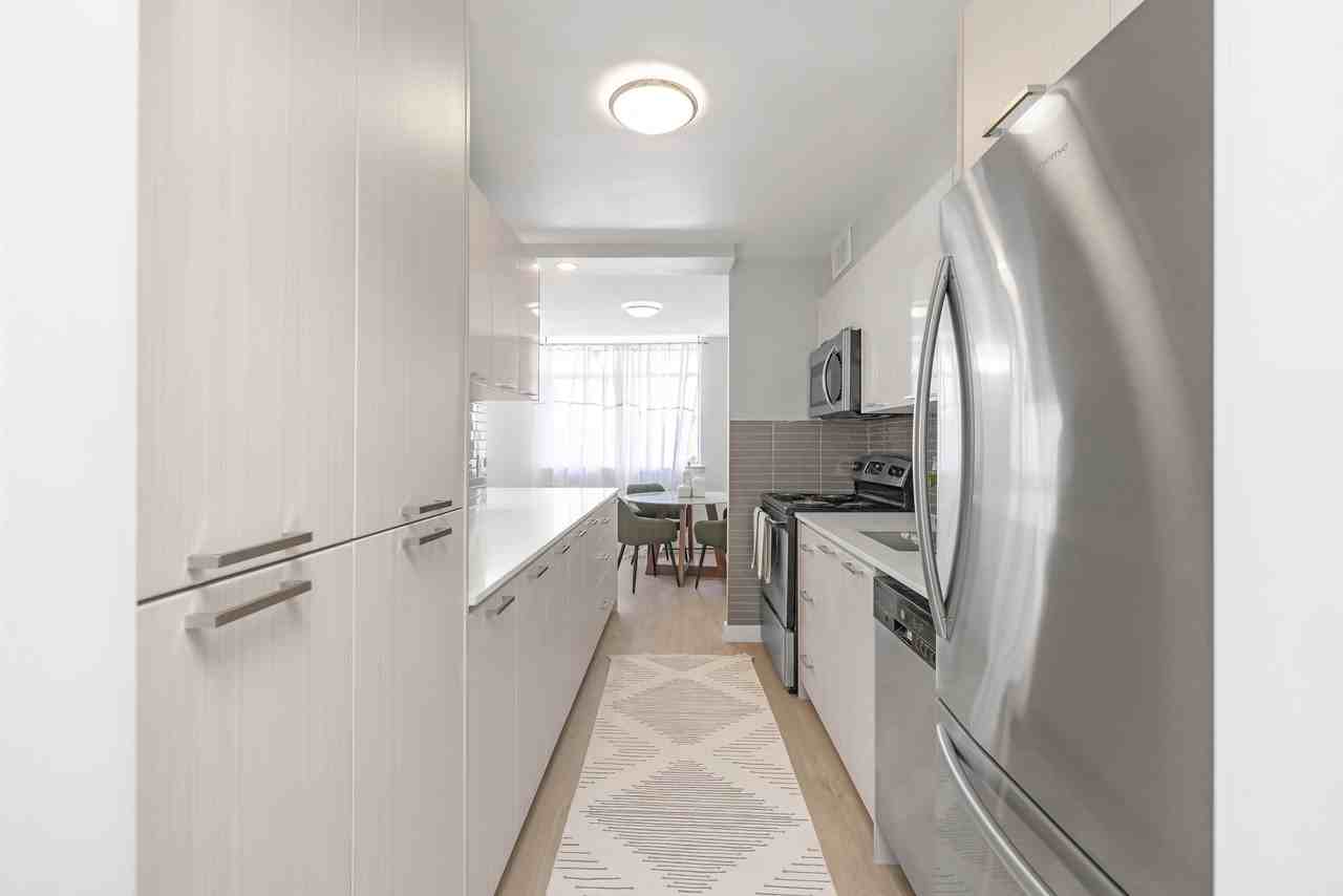 210 Markland Drive - Photo 3 of 18