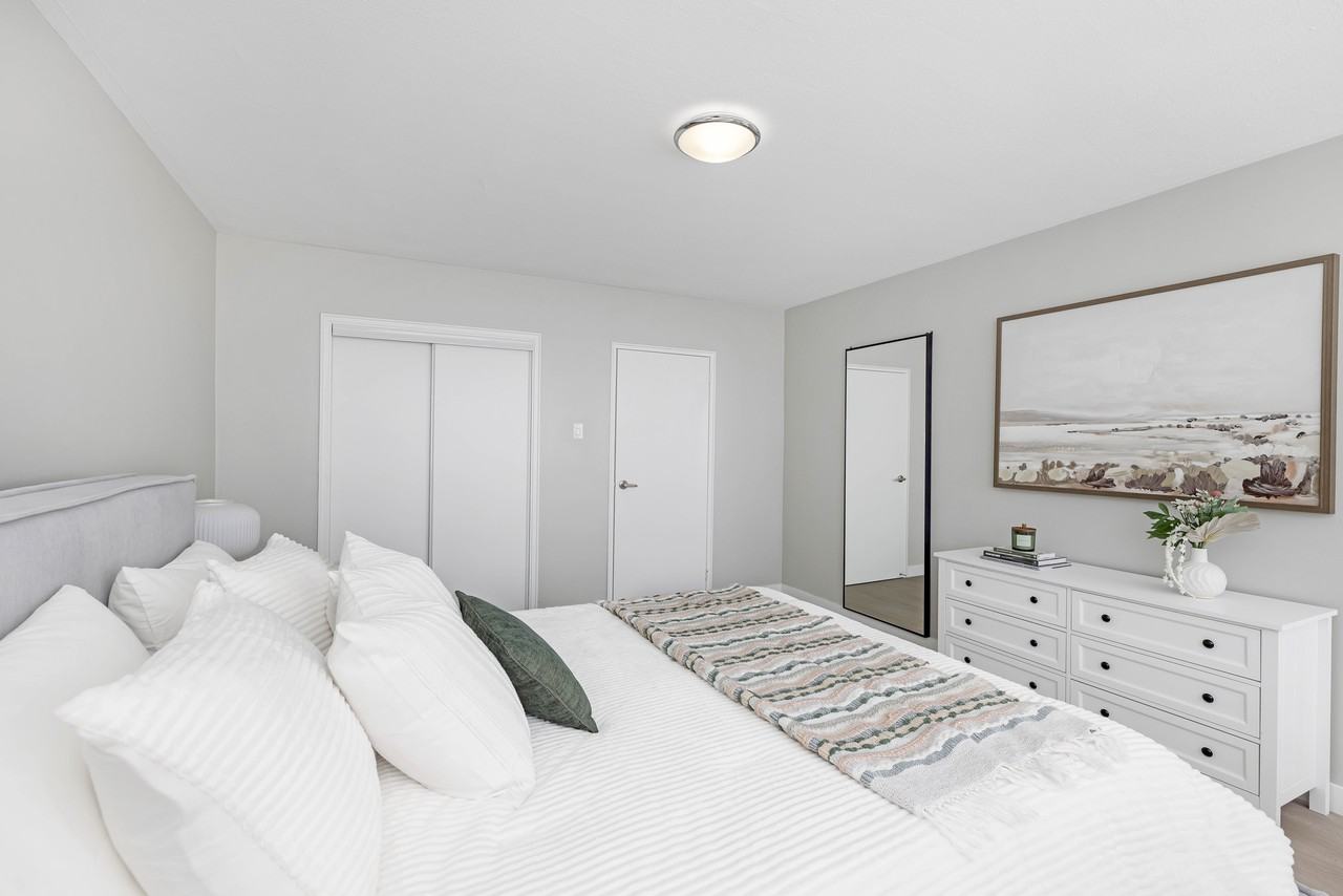210 Markland Drive - Photo 5 of 18
