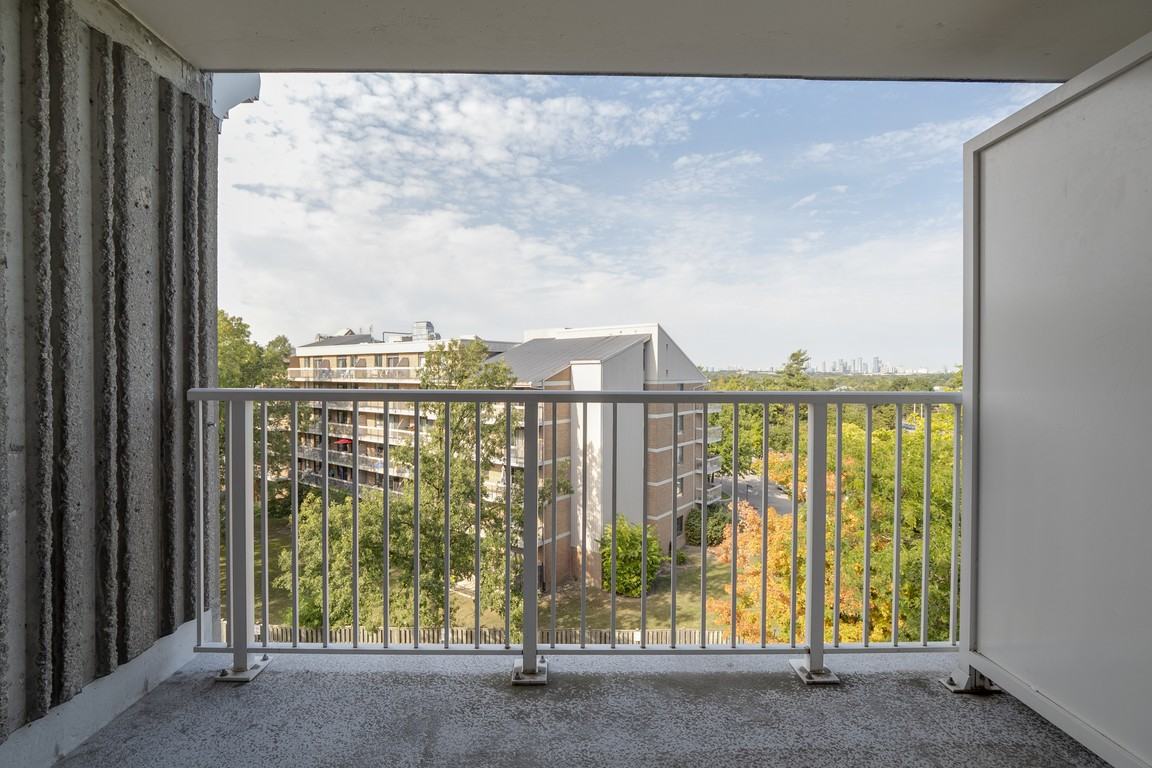 2285 The Collegeway - Photo 7 of 10