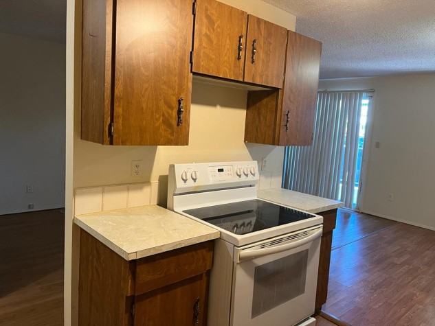 Pet Friendly 2 Bedroom Unit in Clearview Meadows! - Photo 3 of 13