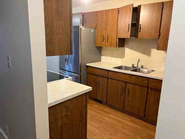 Pet Friendly 2 Bedroom Unit in Clearview Meadows! - Photo 4 of 13