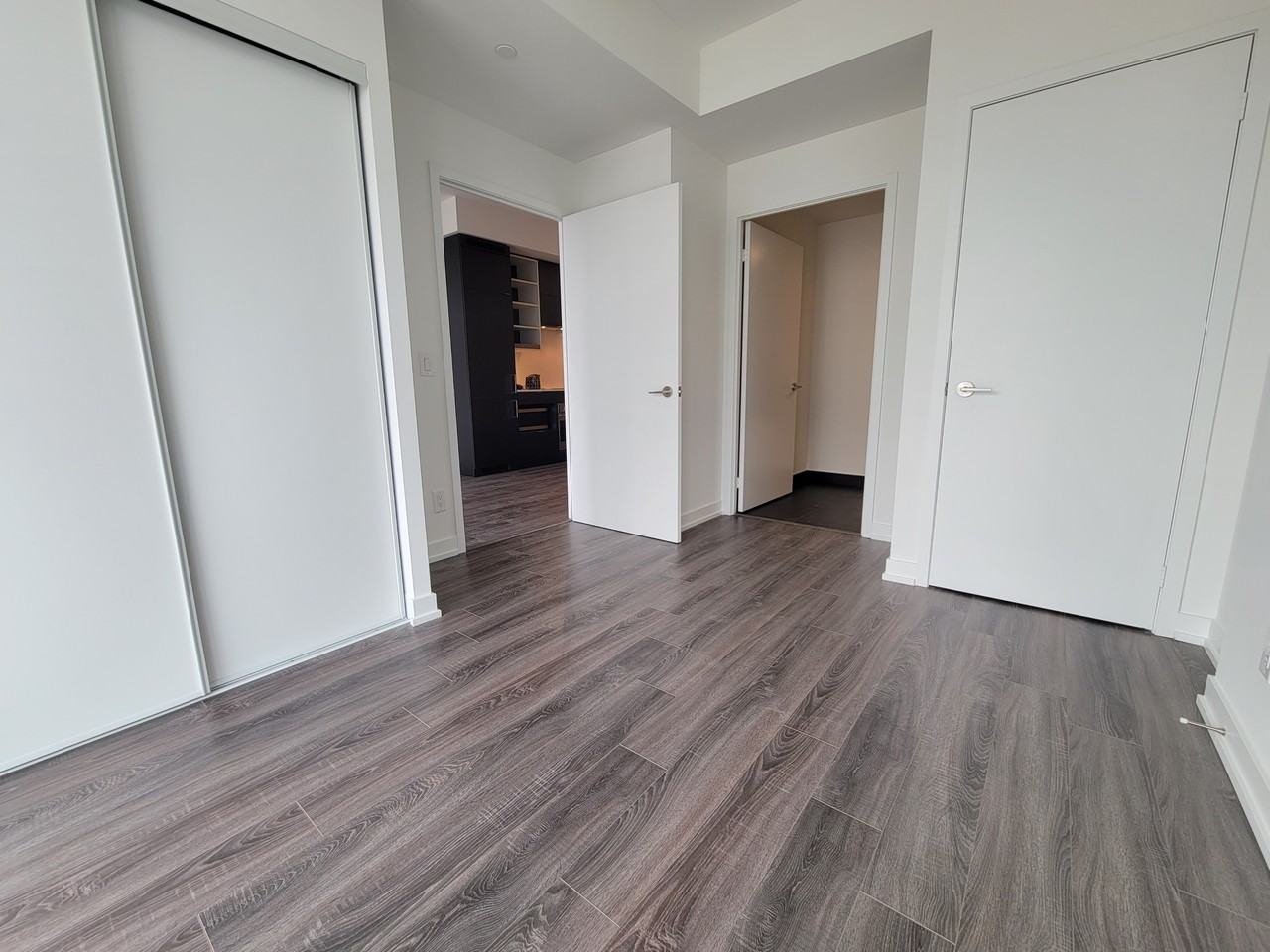 20 Edward Street 2 bedrooms 2 Baths South Facing - Photo 3 of 16