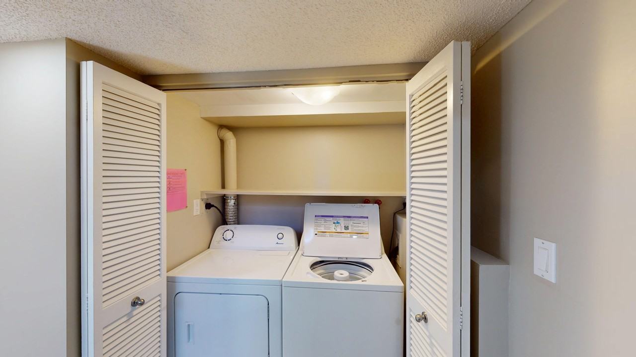 3114B 39 St Sw - Photo 4 of 13