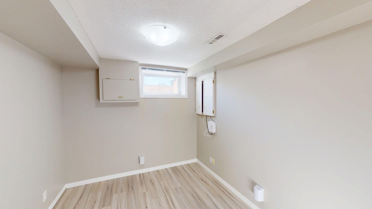 3114B 39 St Sw - Photo 5 of 13