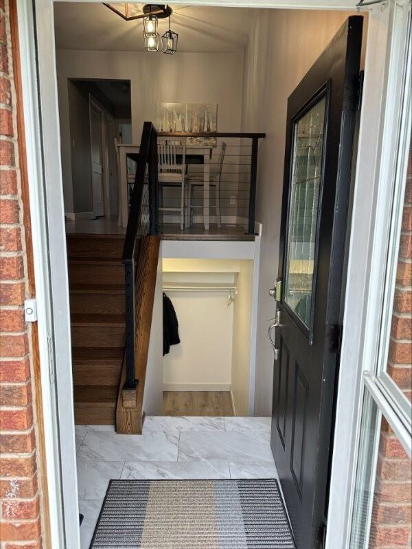923 Purcell Cres - Photo 2 of 34