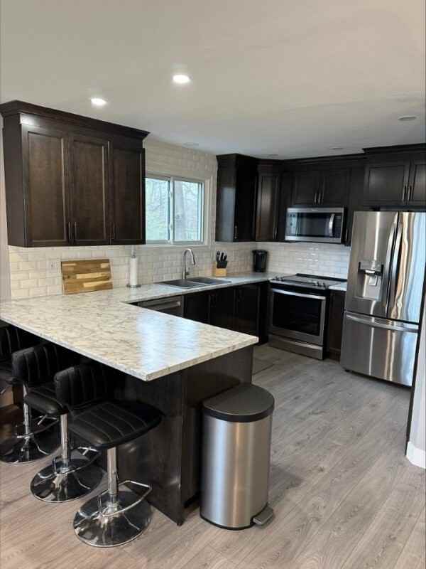 923 Purcell Cres - Photo 7 of 34