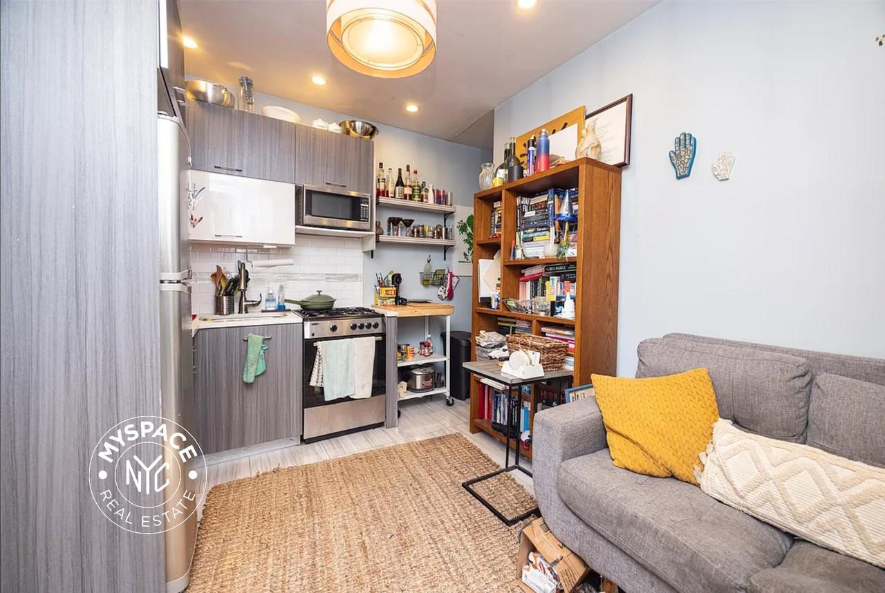 352 Hooper St #1B - Photo 3 of 10