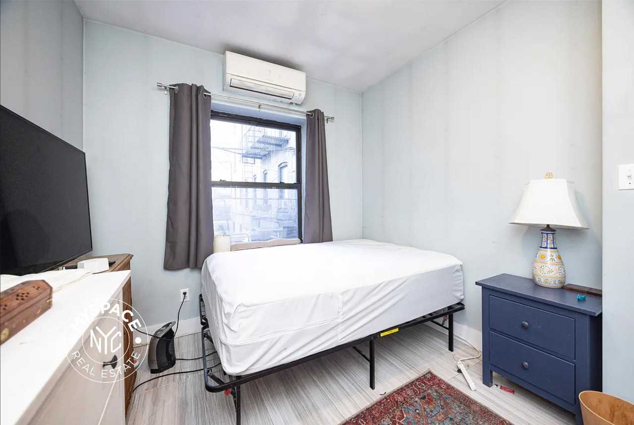 352 Hooper St #1B - Photo 6 of 10