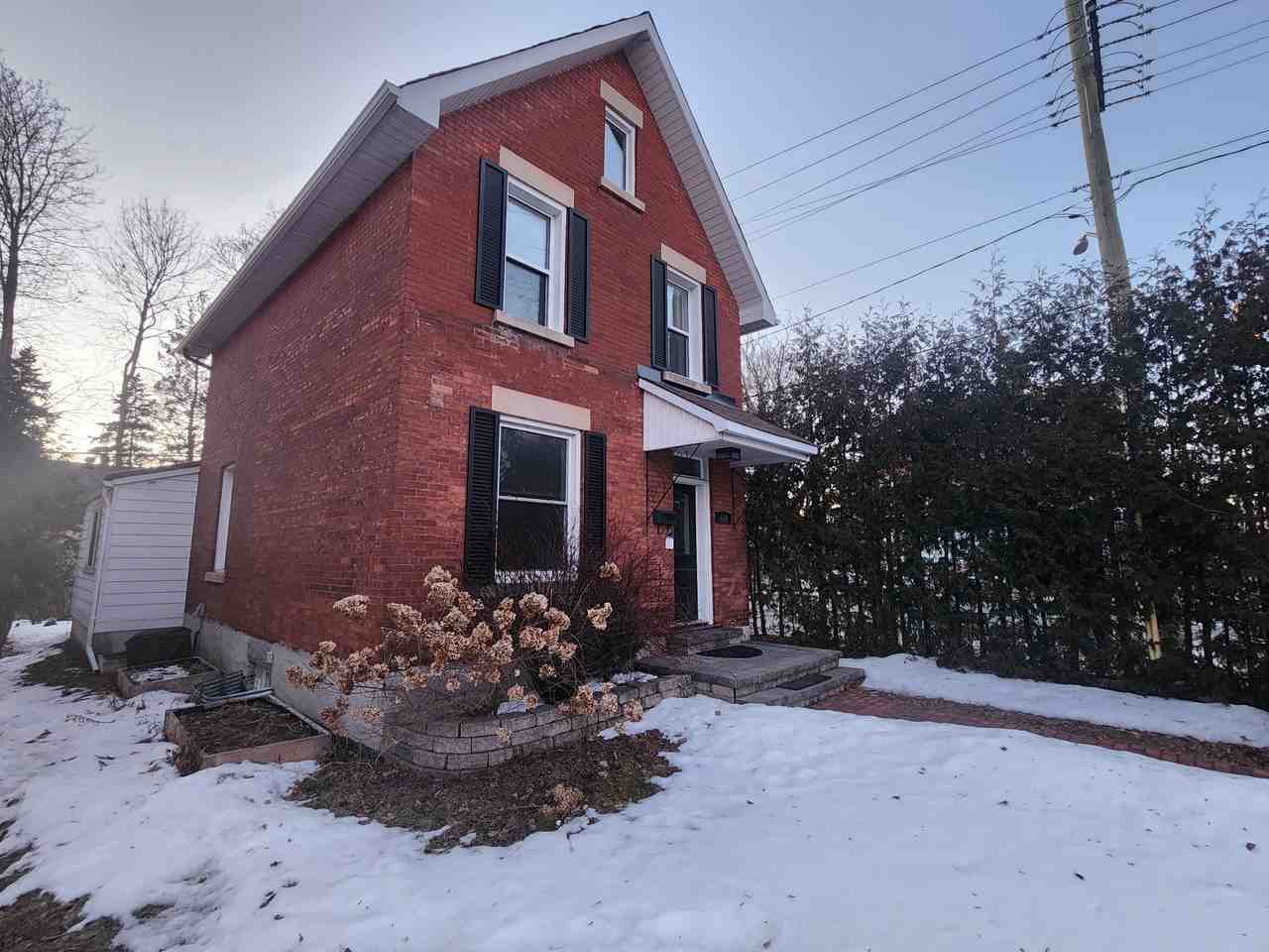 644 Churchill Avenue North - 1 - Photo 2 of 19