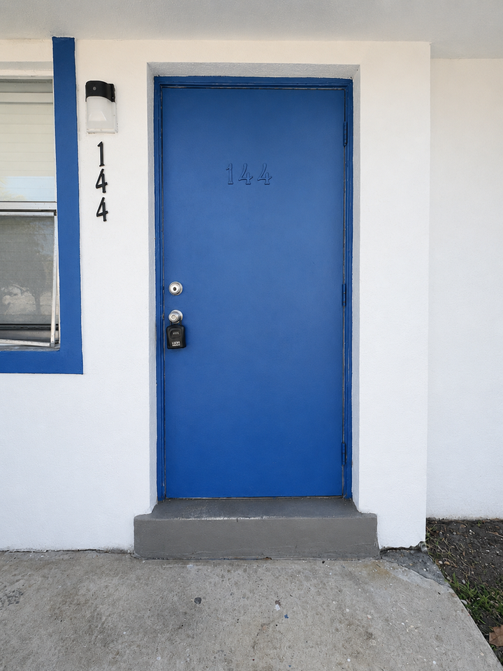 140-240 NW 40th St - Photo 3 of 20