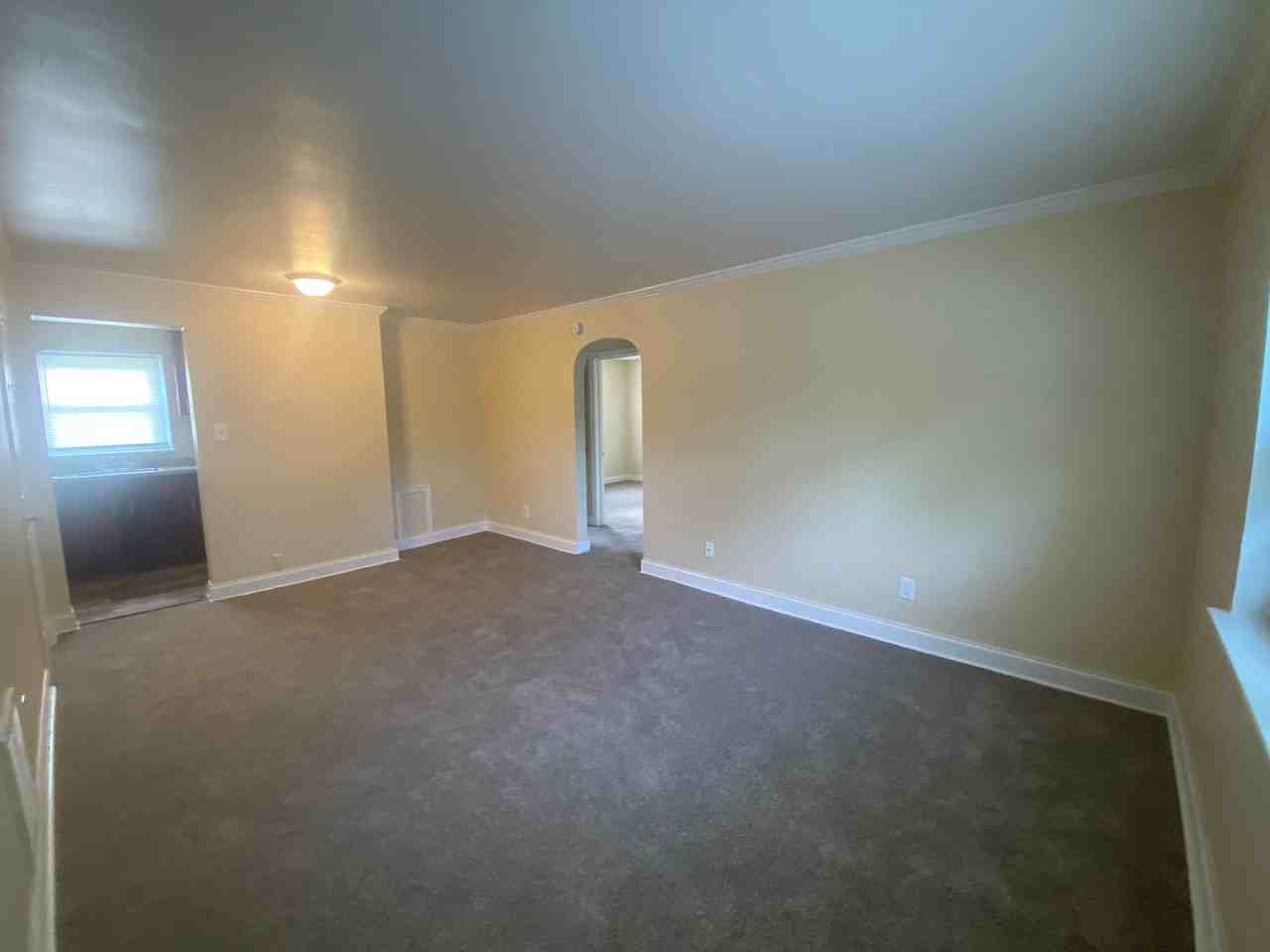 Riverfront Park Apartments - Photo 6 of 14