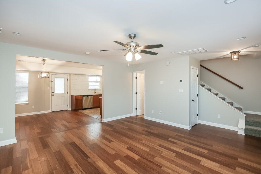 434 Glencroft Dr - Photo 6 of 17