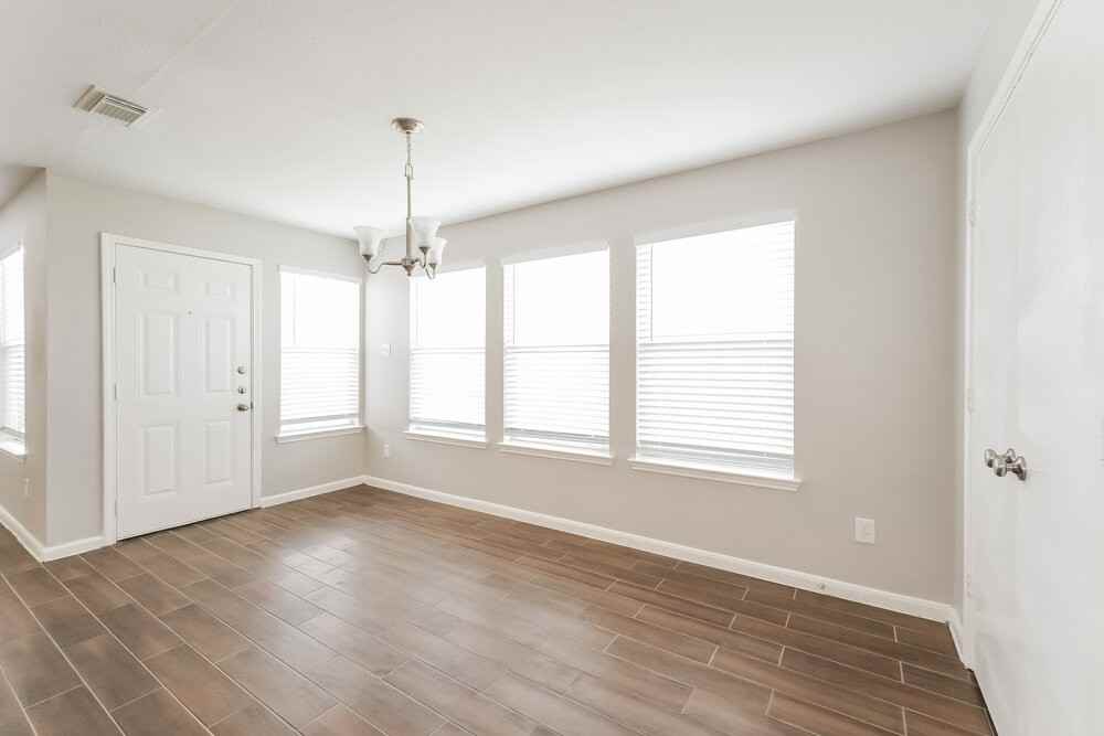 16102 Dawn Marie Ln - Photo 7 of 20