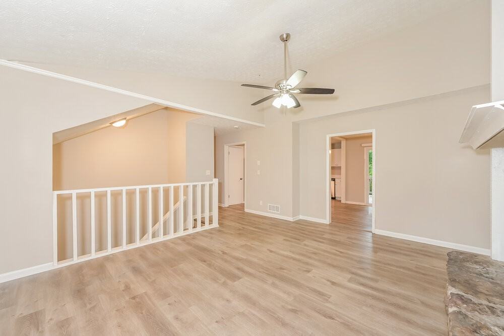 3824 Princess Ct - Photo 5 of 17