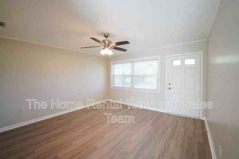 109 W 14th St - Photo 6 of 24