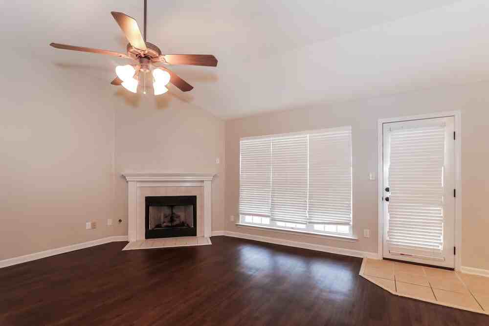 5467 Milton Ridge Dr - Photo 3 of 15