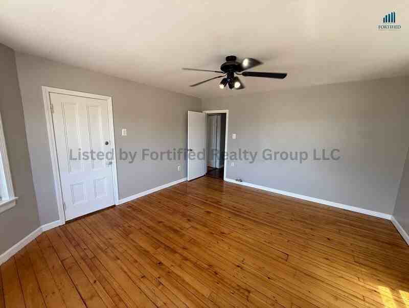 318 Broadway #2 - Photo 4 of 18