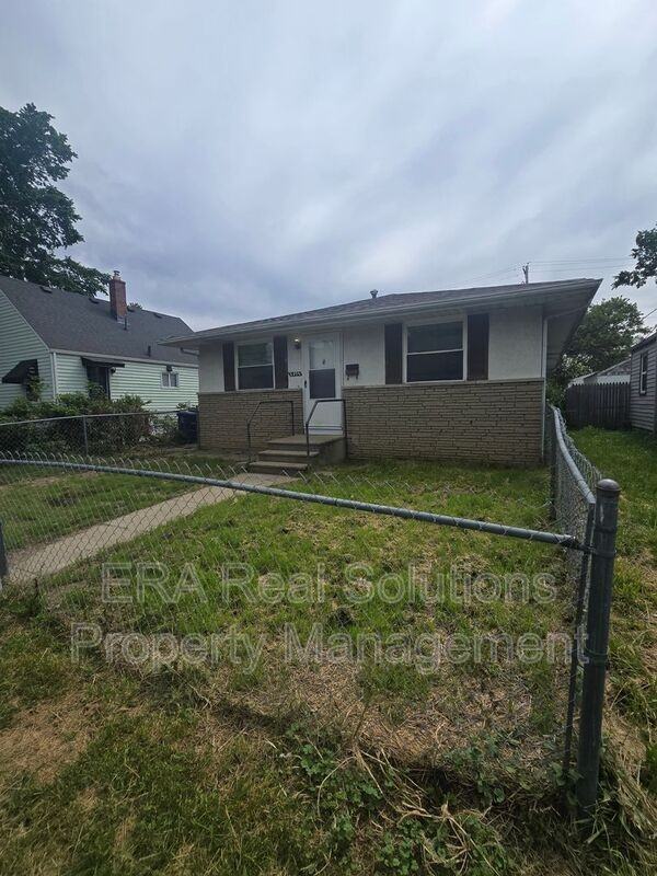 2472 Pontiac St - Photo 2 of 14