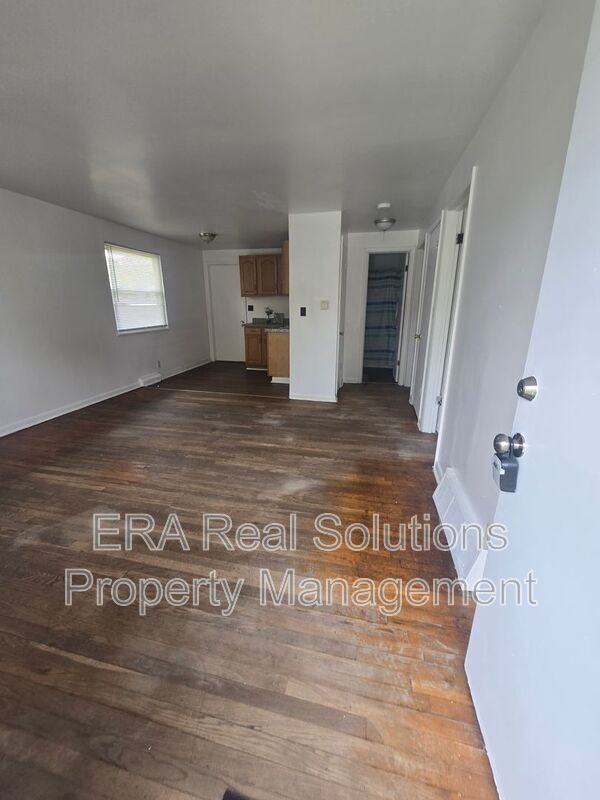 2472 Pontiac St - Photo 3 of 14