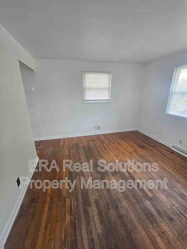 2472 Pontiac St - Photo 7 of 14