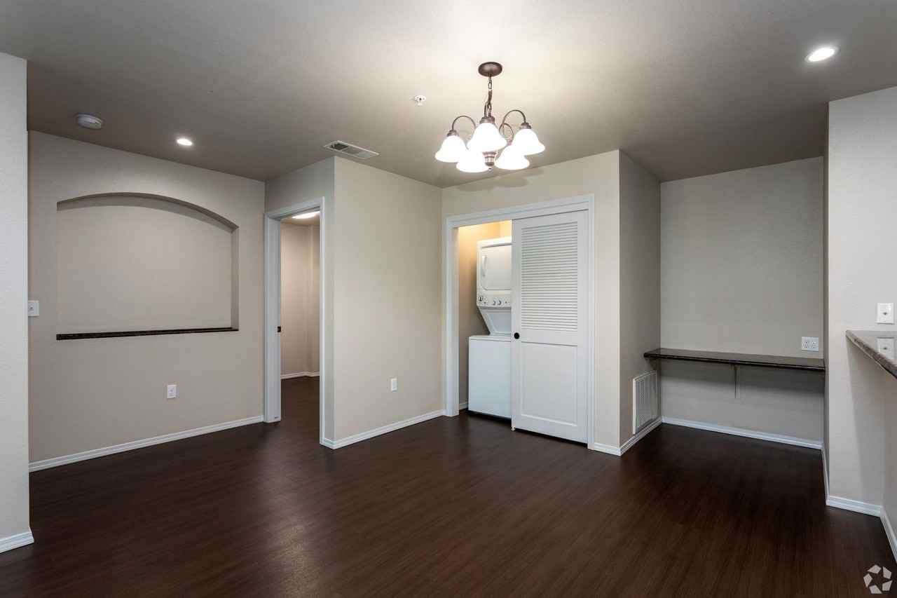 Harbor Pointe Apartments - Photo 6 of 12