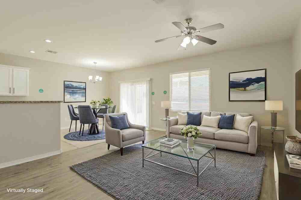 8237 W Kittiwake Ln - Photo 4 of 20