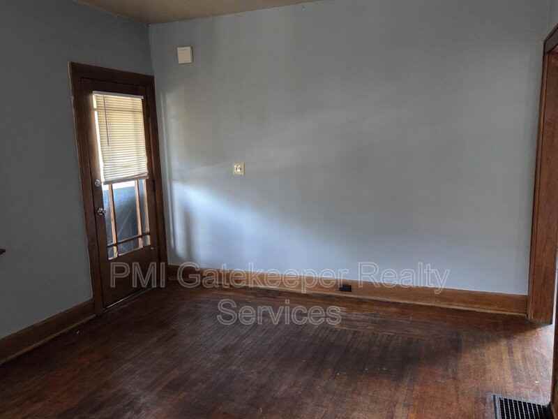 4370 Saint Lawrence Ave #1 - Photo 3 of 17