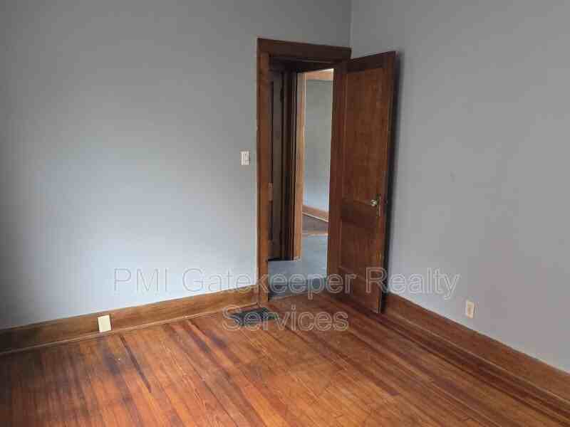 4370 Saint Lawrence Ave #1 - Photo 7 of 17