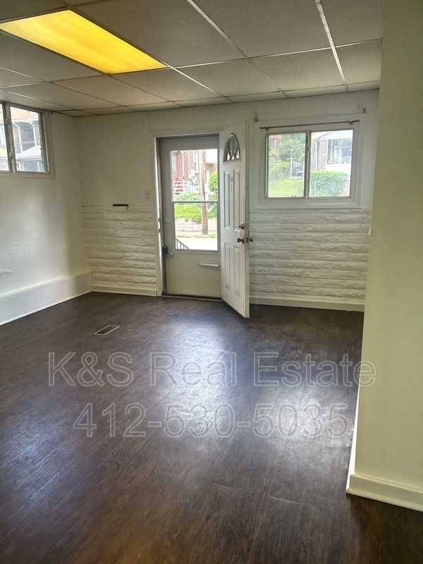 2428 Woodstock Ave - Photo 2 of 8