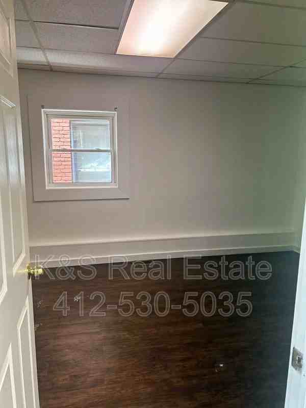 2428 Woodstock Ave - Photo 5 of 8