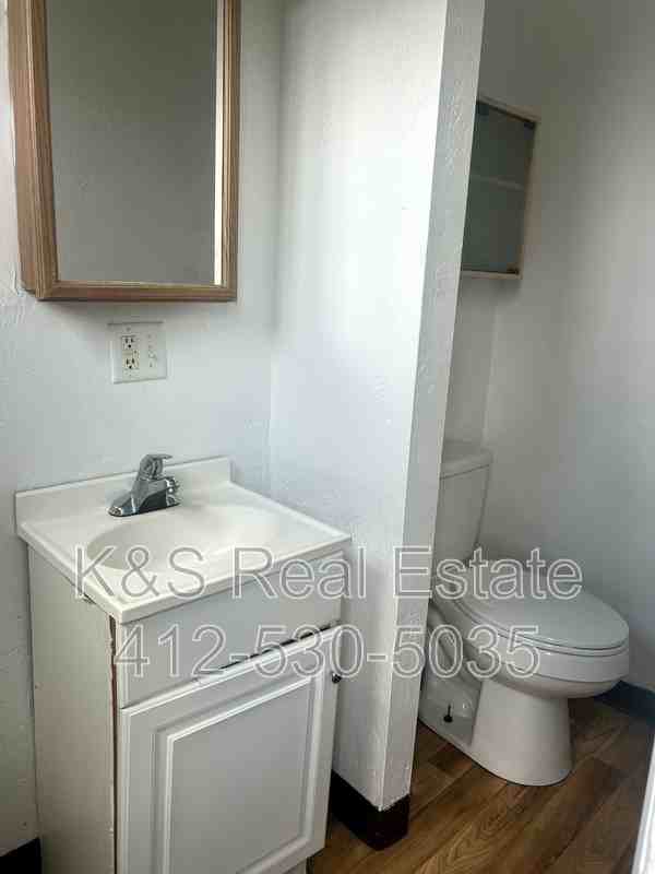 2428 Woodstock Ave - Photo 6 of 8