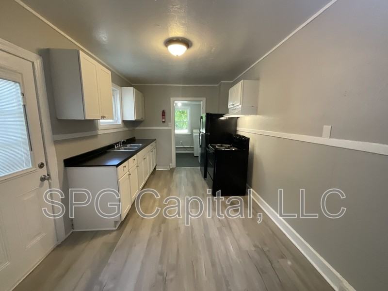 715 Vander Ave - Photo 4 of 10