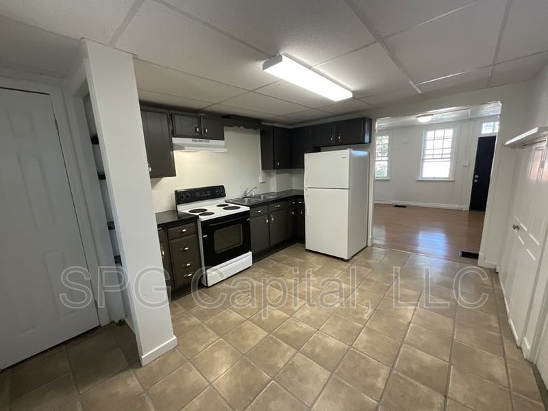 330 W King St - Photo 3 of 9