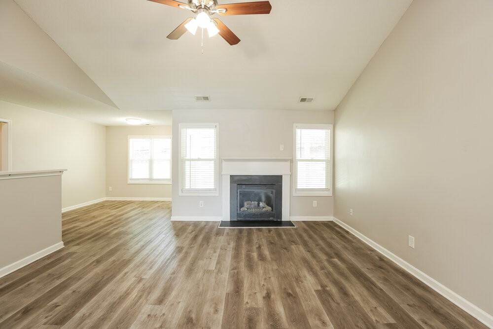 225 Comet Ct - Photo 5 of 16